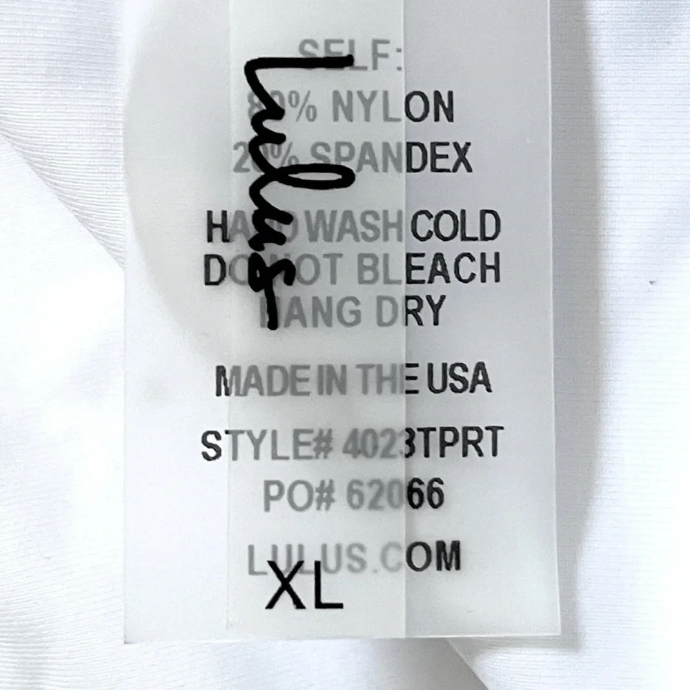 Lulus nwt taking